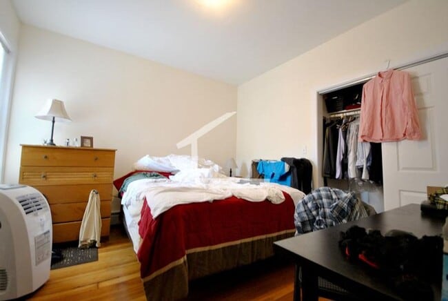 Photo - 1950 Beacon St