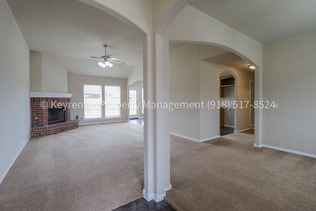 Photo - 3 Bed | 2 Bath | Broken Arrow