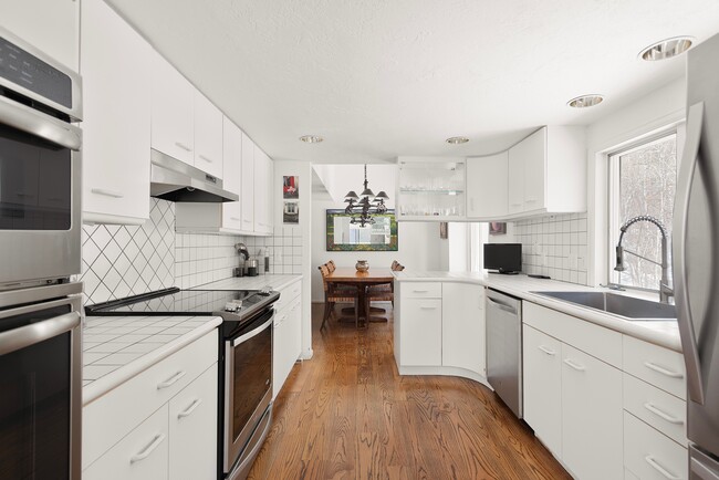 Photo - 60 Northway Dr