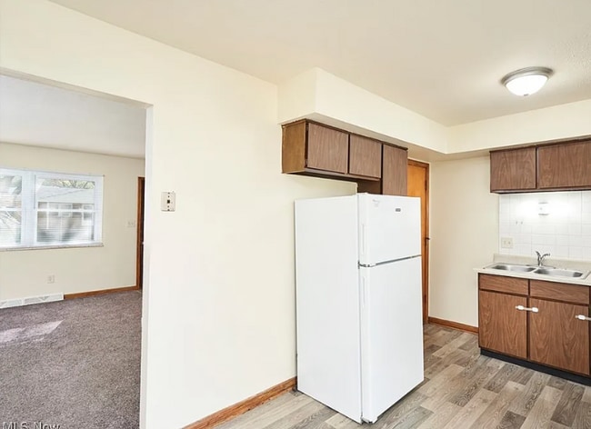 Photo - 923-925 Rosamond Ave Unit 923