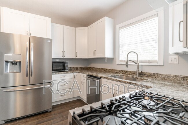 Photo - 1211 E Hanna Ave