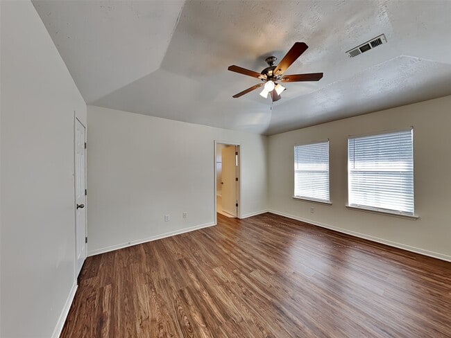 Building Photo - 502 Hearthstone Ct