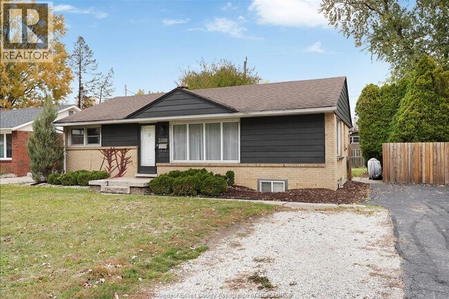 Photo - 3300 MARK MAIN