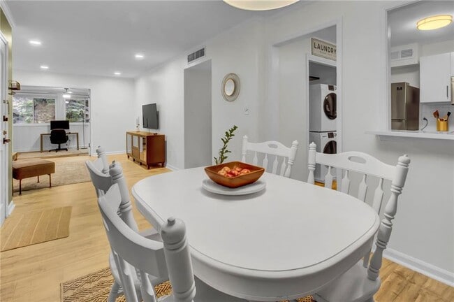 Photo - 12 Vista Square NW