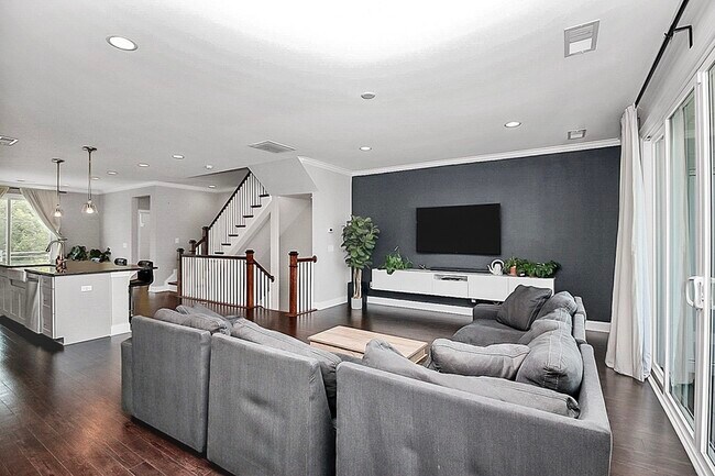 Photo - 2609 Statesville Ave