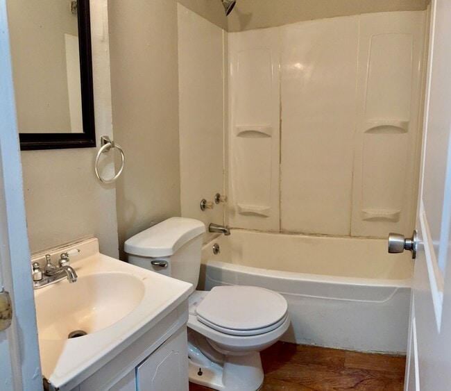 Photo - 158 S Pershing Ave Unit Apt 2 Front