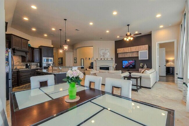 2302 Falcon Brook Dr