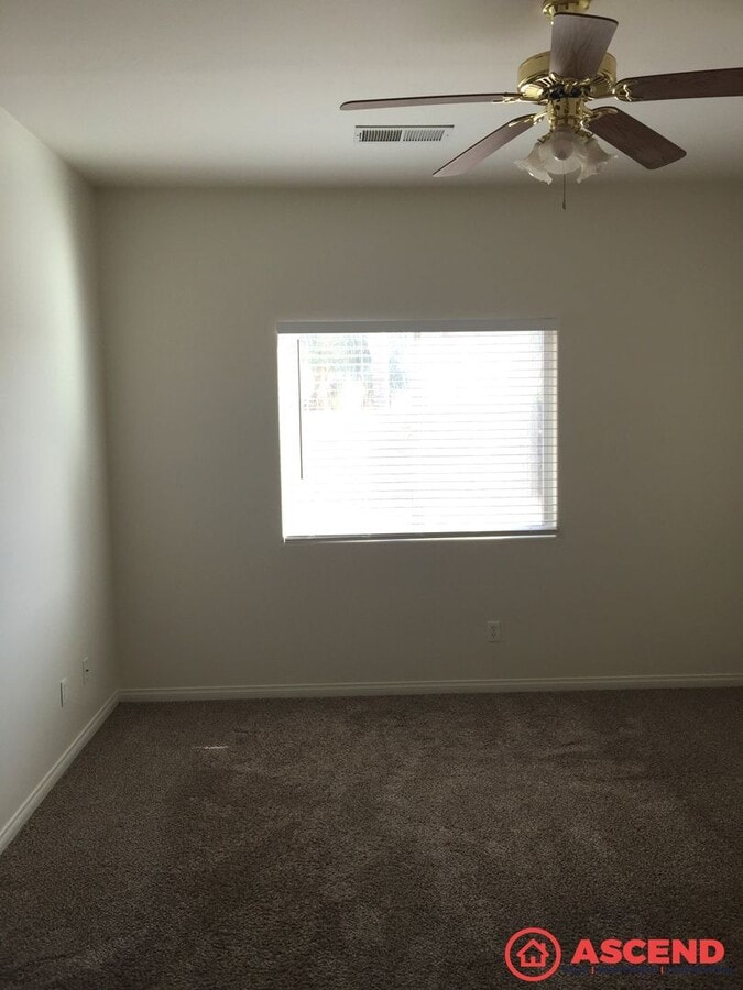 Photo - Spacious 5BD/2BA Home in Bakersfield's 93306