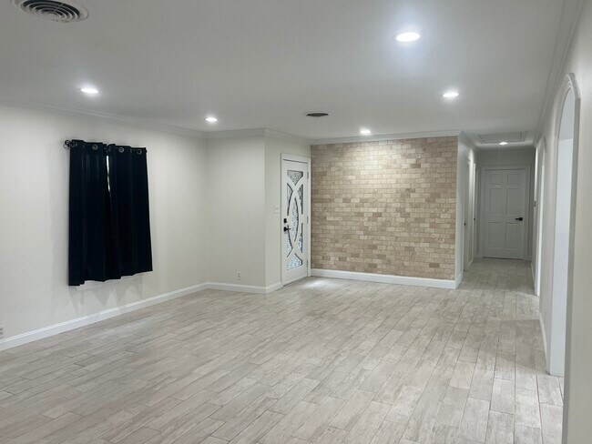 Photo - 5985 Rankin Dr