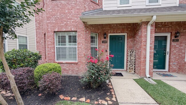 Photo - 1909 Kemah Village Dr