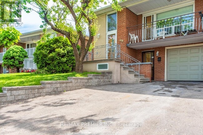 Photo - 569 Roding St
