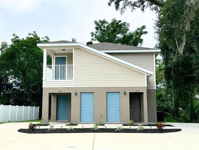 Building Photo - 1139 Sycamore St