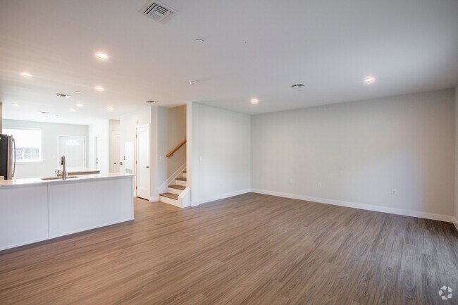 3 BR, 2.5 BA - 1,670 SQ FT