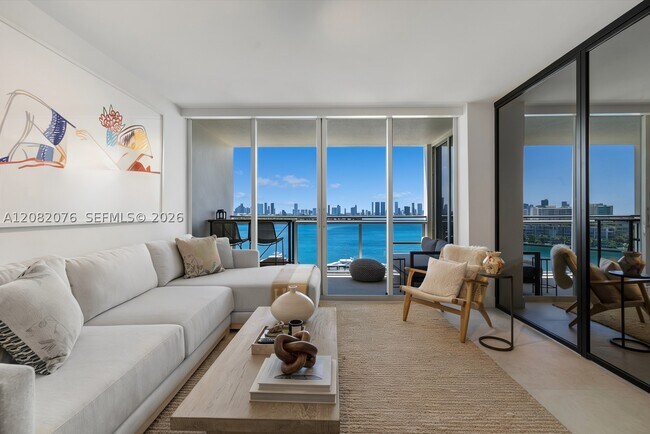 Building Photo - 1800 Sunset Harbour Dr Unit 1210
