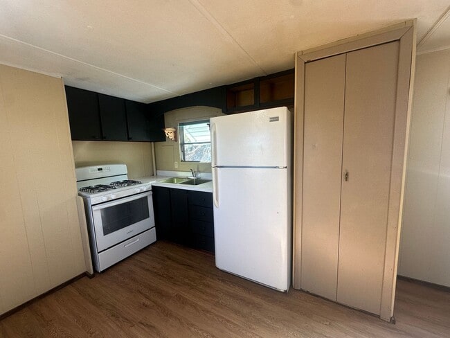 Photo - 1 Bedroom 1 Bathroom Mobile Home located in Aztec, NM available to rent