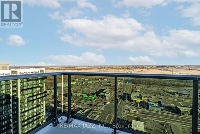 Photo - 2545 Simcoe St N Unit PH 16
