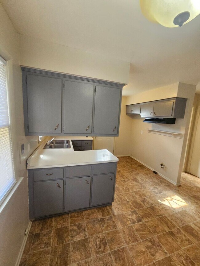 Photo - 9111-9113 W Herbert Ct. (Townhouse) Unidad 9111