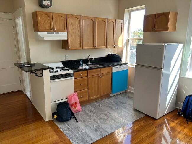 1185 Commonwealth Ave Unit 19
