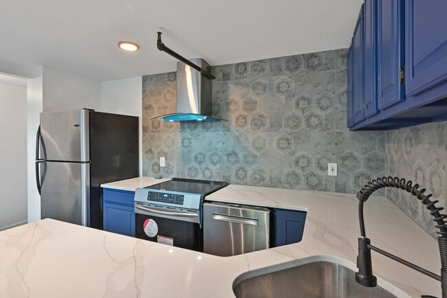 Photo - 384 Trenton Ave Unit 3E