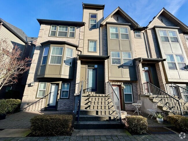 Building Photo - Issaquah Townhouse