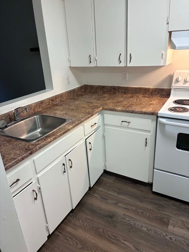 Photo - Partial Renovated Unit in a Fantastic Building Unit 0211