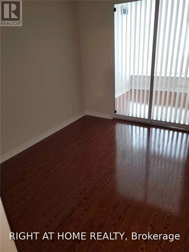 Photo - 745 New Westminster Dr Unité 312