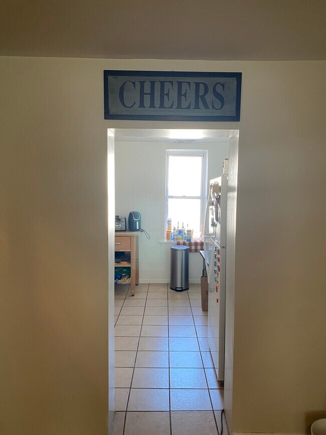 Kitchen - 1733 Christian St Unit 2