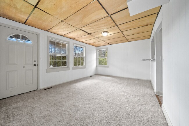 Photo - 150 Lawton Rd