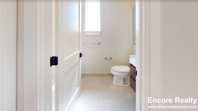 Photo - 22 Everett St Unidad #1 - 203