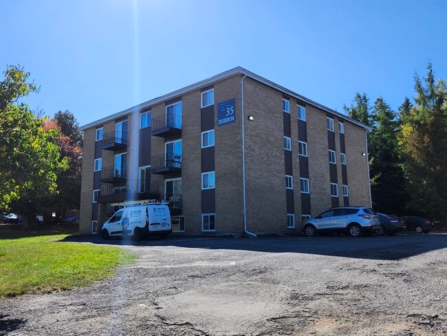 Building Photo - 35 Dobbin St Unit 7