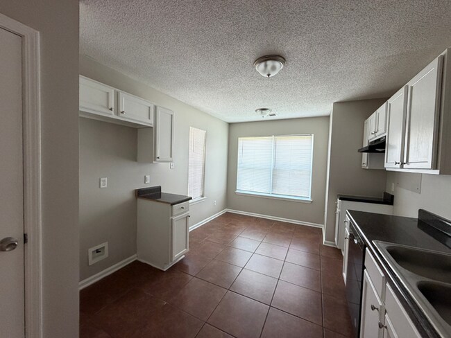 3BR/2BA Memphis Rental with High Ceilings, Hardwood Floors & Fenced Yard