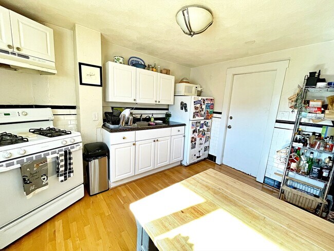 Photo - 307 Sumner St Unit 3