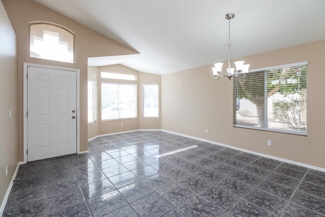 Photo - 832 E Baylor Ln