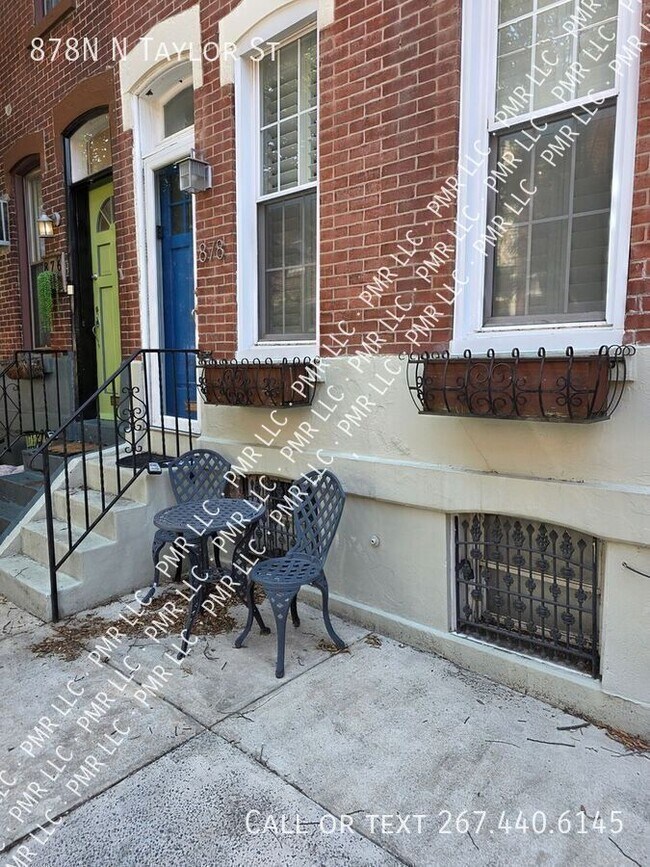 Photo - 878N N Taylor St-