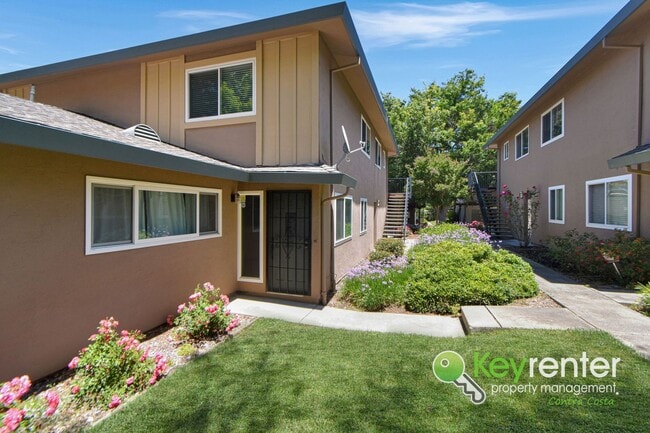 Building Photo - Beautifully Updated 2 Bedroom Condo in Desirable West Pleasanton Foothills Unit 2