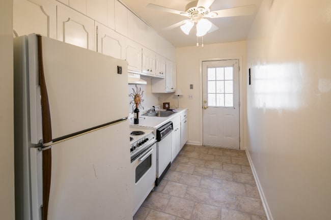 Photo - 463 Church St Unit C