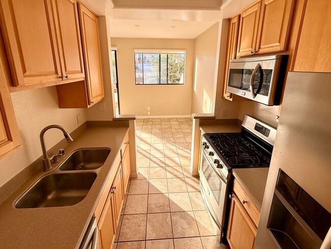 Photo - Large Downstairs 2br/2ba in Marina District!