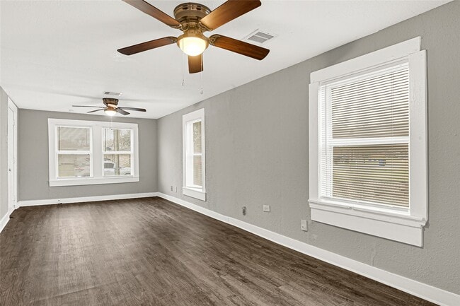 Photo - 6218 Woodrow St