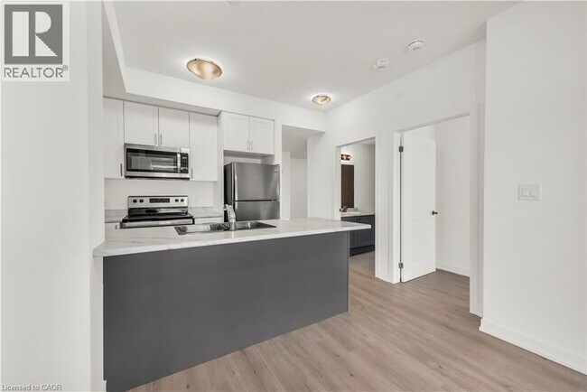 Photo - 460 Dundas St E Unit 809