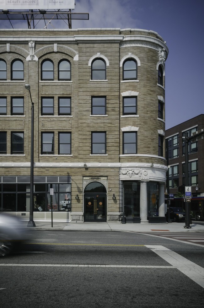 Photo - 1400 W 25th St Apartments