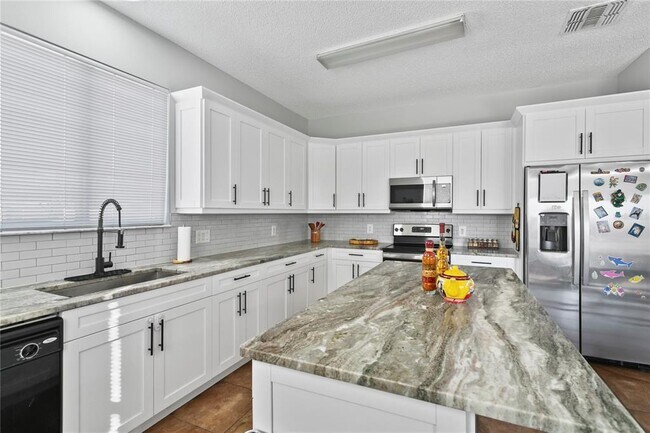 Photo - 1010 Elderberry Dr
