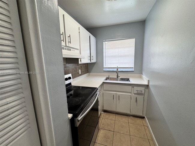 Photo - 6840 Pembroke Rd Unit 201