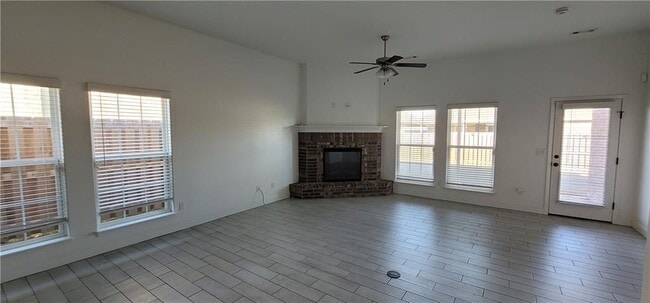 Photo - 5908 NW Ettie May St