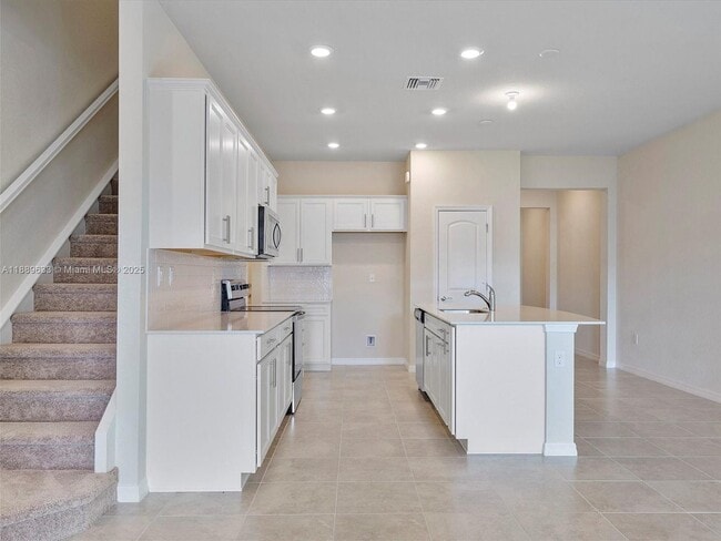 Photo - 2108 Appleton Cir N