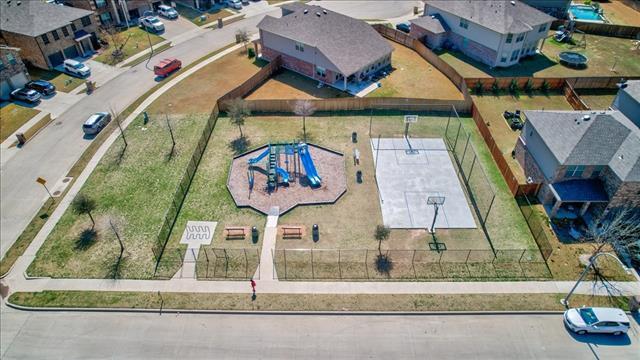 Photo - 6233 Skysail Rd