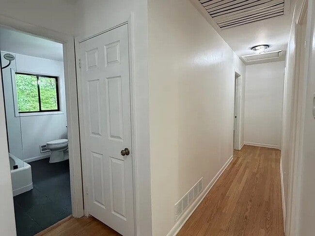 Photo - 2636 Whiteleigh Ct NE