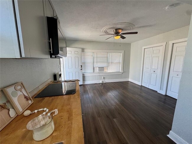 Photo - 3927 6th St S