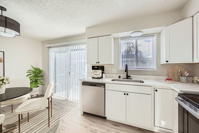 Photo - Breathtaking Renovation! Oversized 2 Bed 1.5 Bath Townhome! Ready Now! Don't Miss Out! Unit 362 West Elizabeth Street