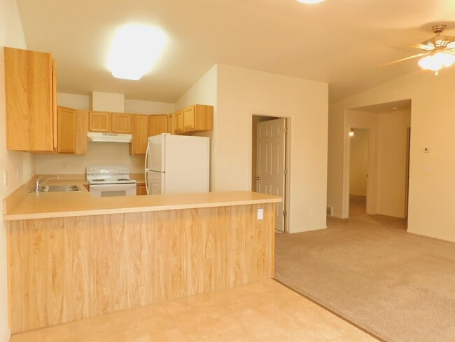 Photo - 180 Empire Loop