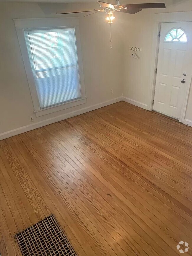 Building Photo - 308 S Madison St Rental